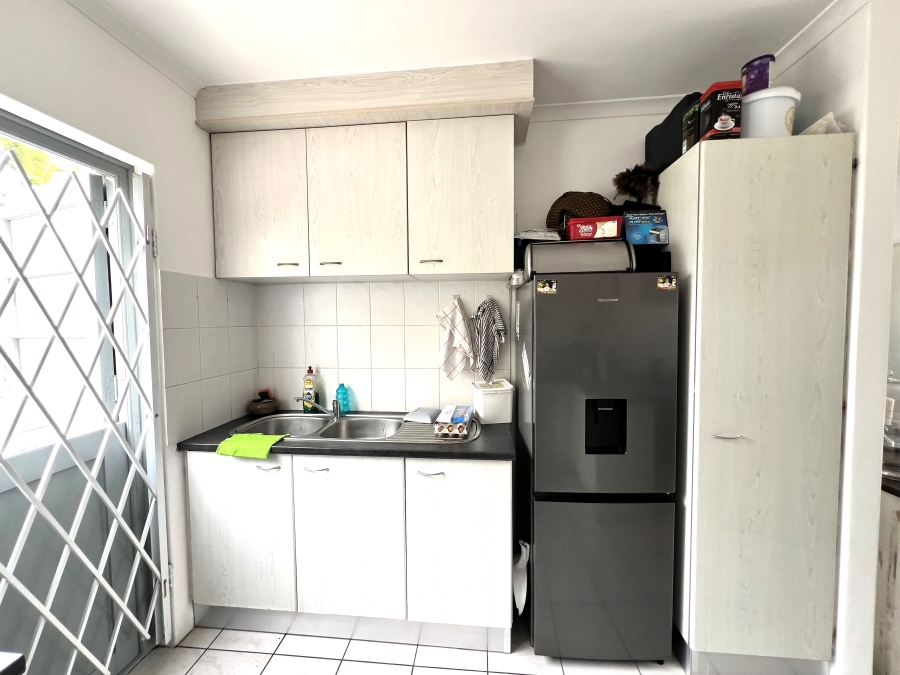 To Let 2 Bedroom Property for Rent in Sunningdale Western Cape